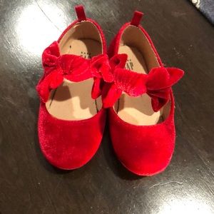 Baby girl red velvet shoes by Gap